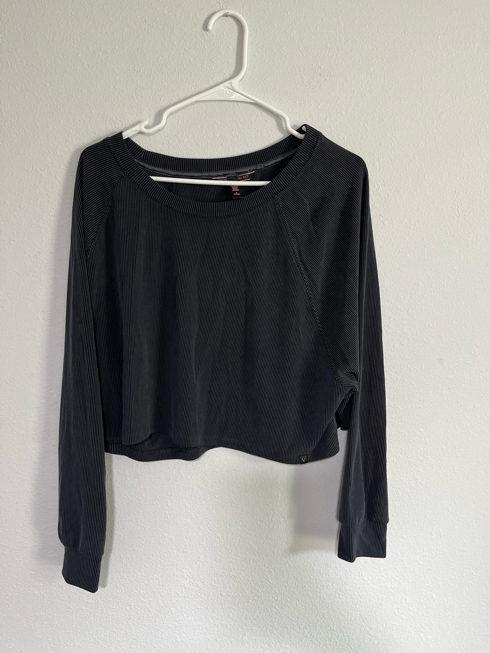 Victoria's Secret Charcoal Cropped Stripe RibbedLong-Sleeve Top casual relax - Picture 4 of 8